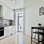 Alameda Apartment *