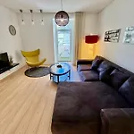 Alameda Apartment *