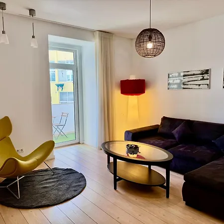 Alameda Apartment *